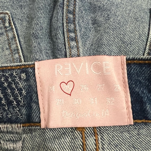 NWT Revice Woman’s OC Boardwalk Cutoffs Medium Wash Denim Shorts Size 25 - Picture 5 of 5